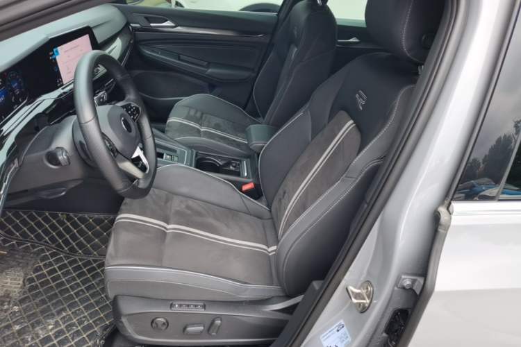 Used Volkswagen Golf 2023 Facelift 280TSI DSG R-Line Lite Left Front Seat