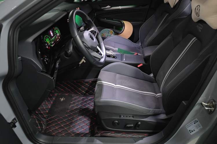 Used Volkswagen Golf 2023 Facelift 280TSI DSG R-Line Left Front Seat