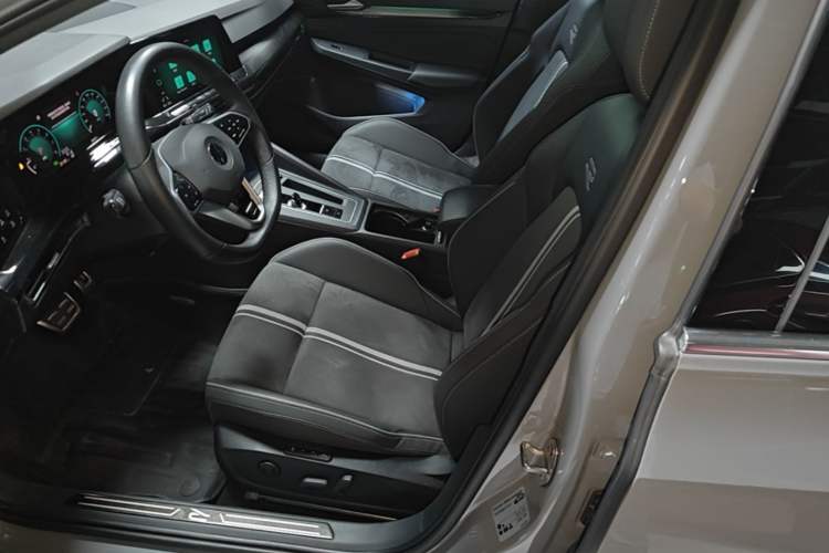 Used Volkswagen Golf 2023 Facelift 280TSI DSG R-Line Lite Left Front Seat