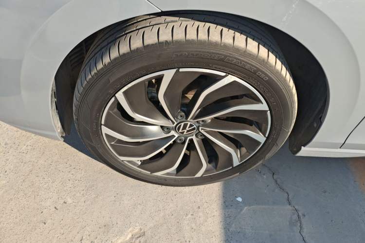 Used Volkswagen Golf 2023 280TSI DSG Pro Left Front Wheel Hub