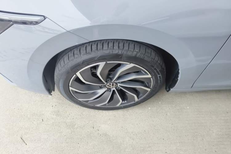 Used Volkswagen Golf 2023 Facelift 280TSI DSG Pro Left Front Wheel Hub