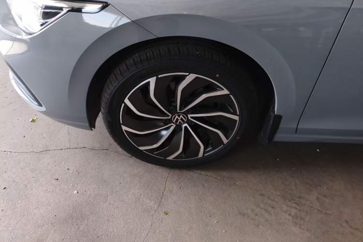 Used Volkswagen Golf 2023 280TSI DSG Pro Left Front Wheel Hub