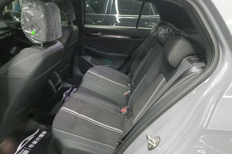 Used Volkswagen Golf 2023 Facelift 280TSI DSG R-Line Left Rear Seat