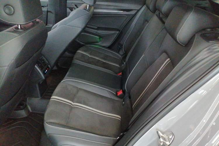 Used Volkswagen Golf 2023 Facelift 280TSI DSG R-Line Lite Left Rear Seat