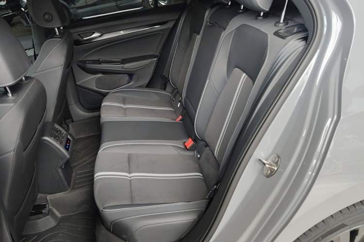Used Volkswagen Golf 2023 Facelift 280TSI DSG R-Line Left Rear Seat