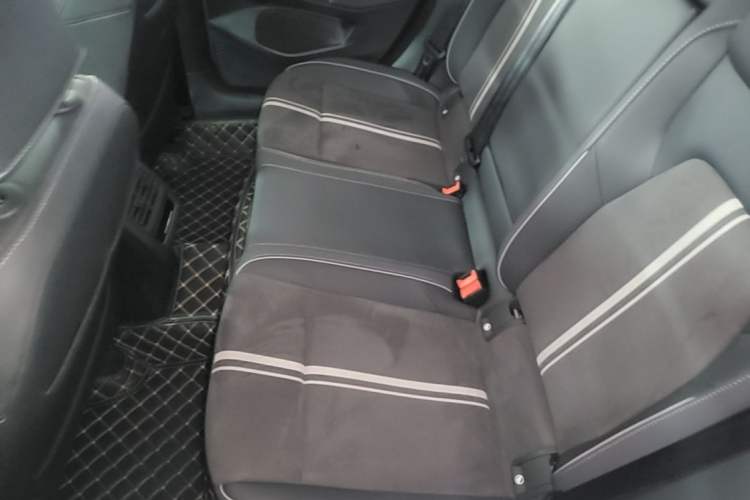 Used Volkswagen Golf 2023 Facelift 280TSI DSG R-Line Left Rear Seat