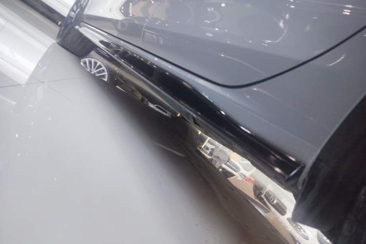 Used Volkswagen Golf 2023 Facelift 280TSI DSG R-Line Left Side Sill