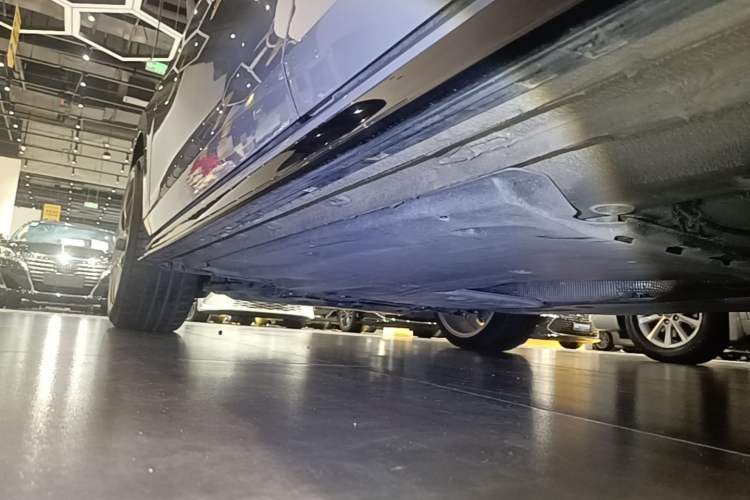 Used Volkswagen Golf 2023 Facelift 280TSI DSG R-Line Left Side Sill