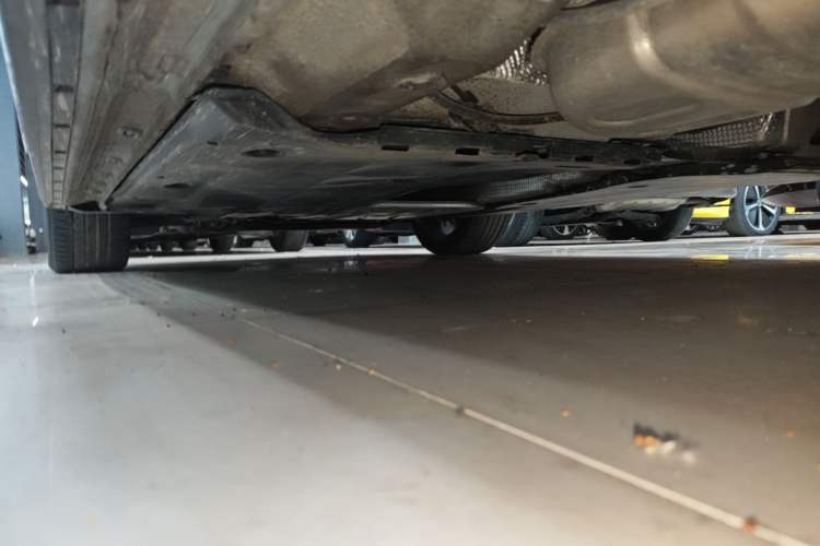 Used Volkswagen Golf 2023 Facelift 280TSI DSG R-Line Lite Left Side Sill