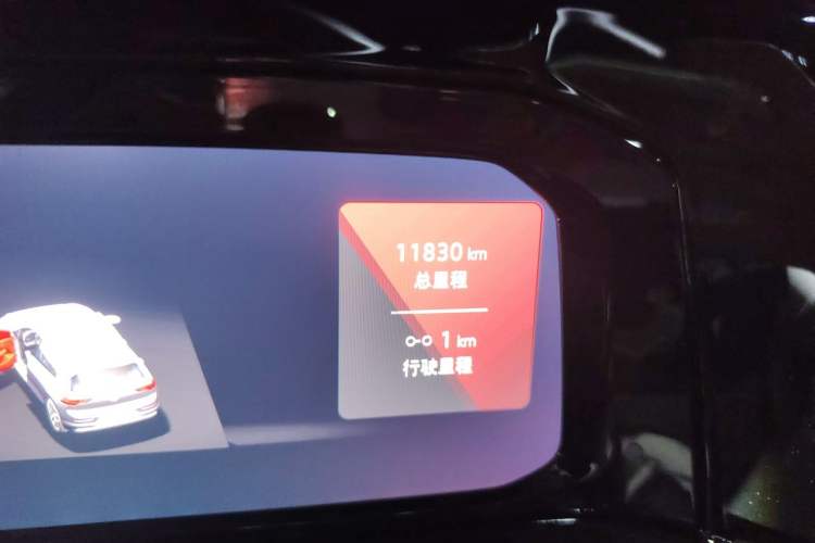 Used Volkswagen Golf 2023 Facelift 280TSI DSG R-Line Lite Odometer Close Up