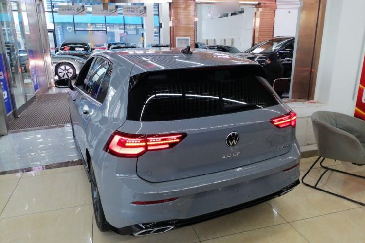 Used Volkswagen Golf 2023 Facelift 280TSI DSG R-Line Lite Rear Left 45 Deg