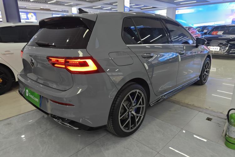 Used Volkswagen Golf 2023 Facelift 280TSI DSG R-Line Rear Right 45 Deg