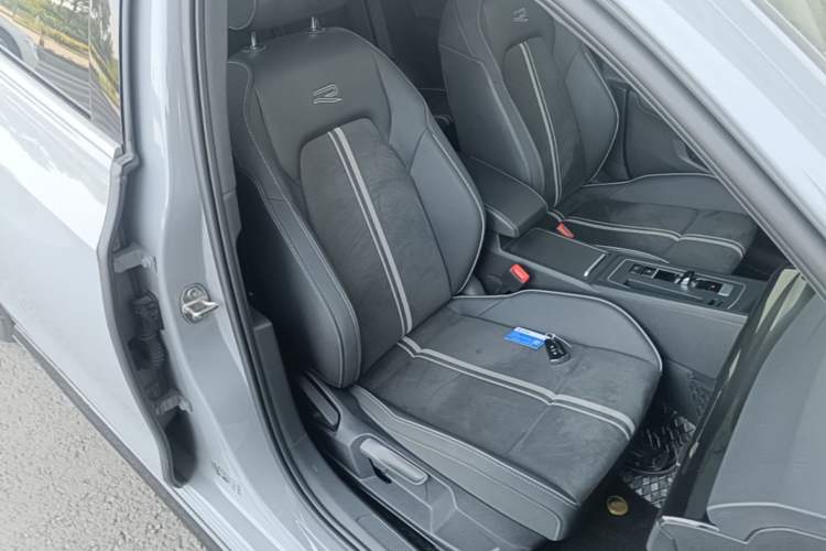 Used Volkswagen Golf 2023 Facelift 280TSI DSG R-Line Lite Right Front Seat