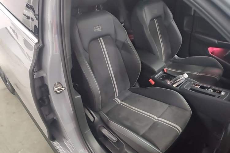 Used Volkswagen Golf 2023 Facelift 280TSI DSG R-Line Lite Right Front Seat