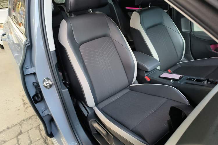 Used Volkswagen Golf 2023 Facelift 280TSI DSG Pro Right Front Seat