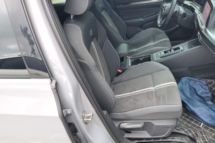 Used Volkswagen Golf 2023 Facelift 280TSI DSG R-Line Lite Right Front Seat