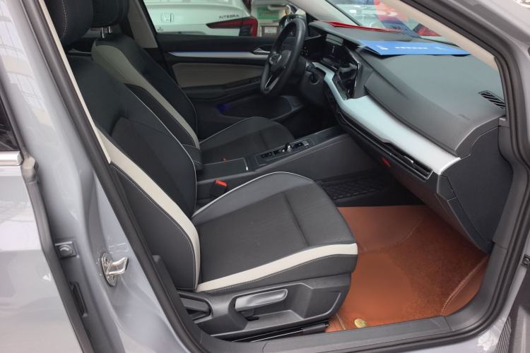 Used Volkswagen Golf 2023 280TSI DSG Pro Right Front Seat