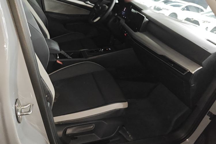 Used Volkswagen Golf 2023 Facelift 280TSI DSG Pro Right Front Seat