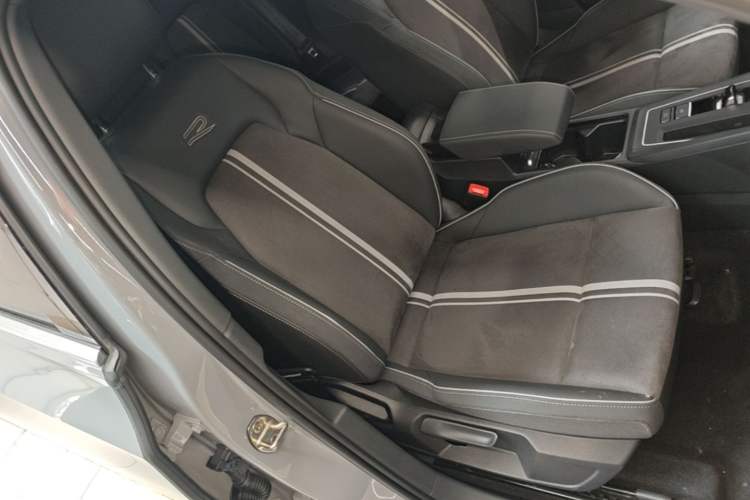 Used Volkswagen Golf 2023 Facelift 280TSI DSG R-Line Lite Right Front Seat