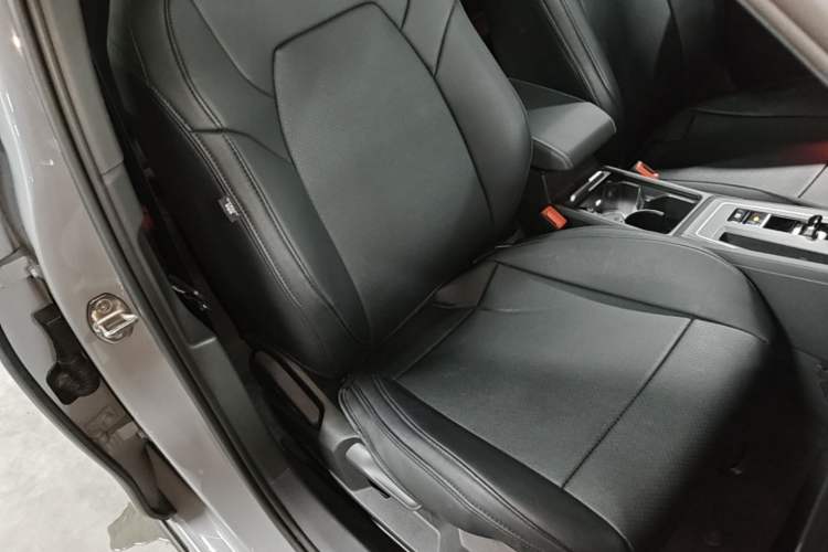 Used Volkswagen Golf 2023 280TSI DSG R-Line Lite Right Front Seat