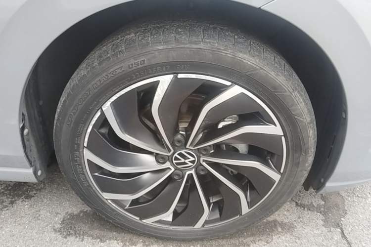 Used Volkswagen Golf 2023 Facelift 280TSI DSG Pro Right Front Wheel Hub