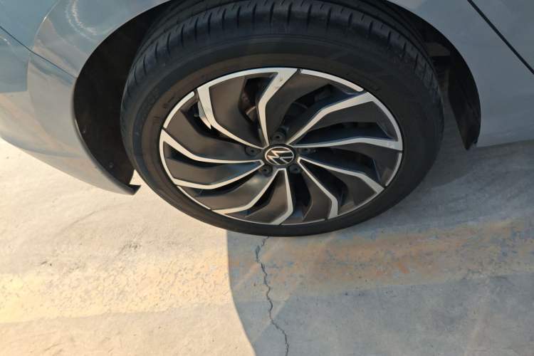 Used Volkswagen Golf 2023 280TSI DSG Pro Right Rear Wheel Hub