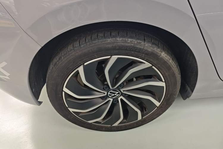 Used Volkswagen Golf 2023 280TSI DSG Pro Right Rear Wheel Hub
