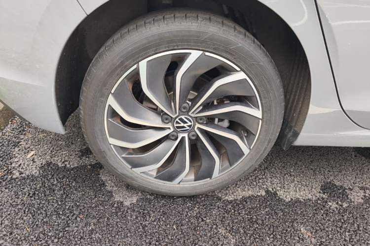 Used Volkswagen Golf 2023 Facelift 280TSI DSG Pro Right Rear Wheel Hub