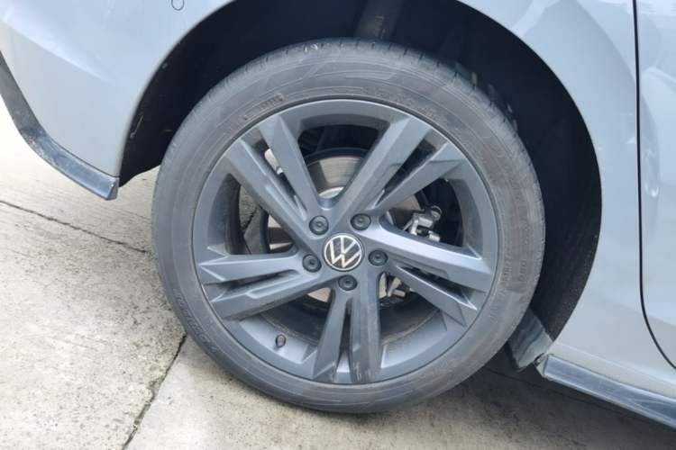 Used Volkswagen Golf 2023 Facelift 280TSI DSG R-Line Lite Right Rear Wheel Hub