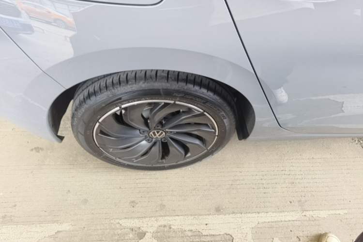 Used Volkswagen Golf 2023 Facelift 280TSI DSG Pro Right Rear Wheel Hub