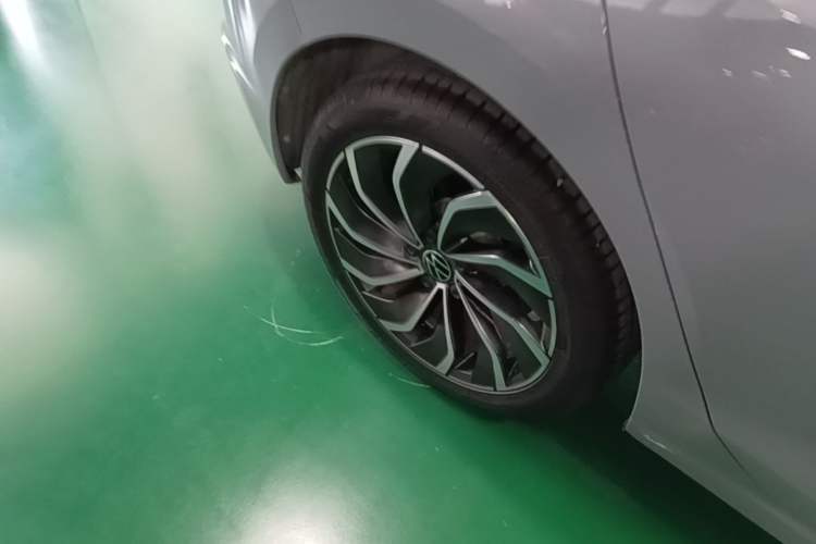 Used Volkswagen Golf 2023 280TSI DSG Pro Right Rear Wheel Hub
