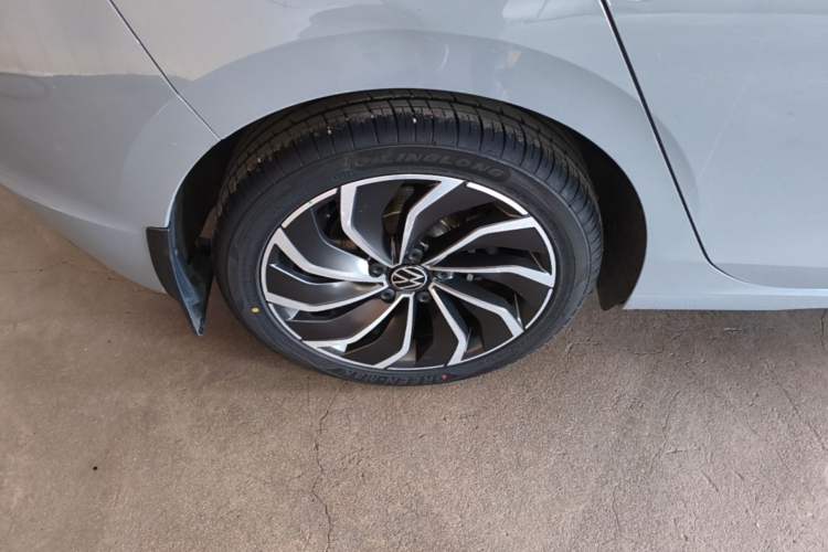 Used Volkswagen Golf 2023 280TSI DSG Pro Right Rear Wheel Hub
