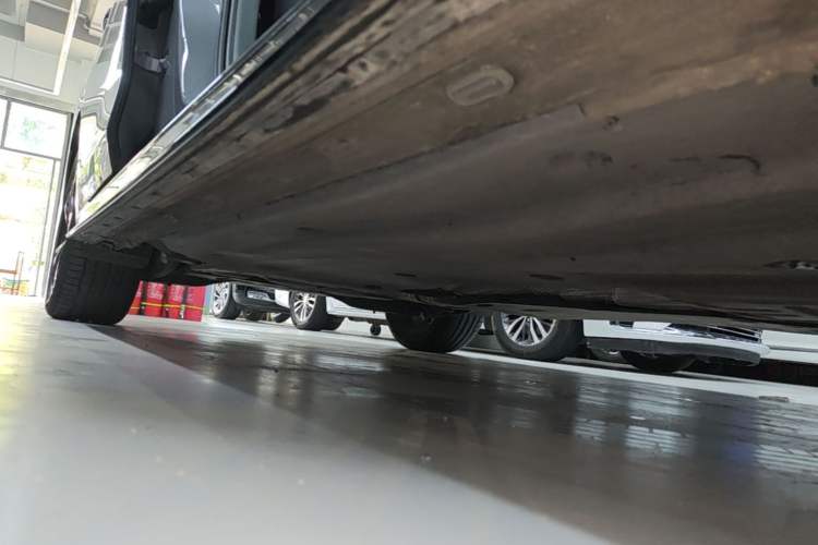 Used Volkswagen Golf 2023 Facelift 280TSI DSG R-Line Right Side Sill