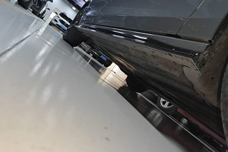 Used Volkswagen Golf 2023 Facelift 280TSI DSG R-Line Lite Right Side Sill