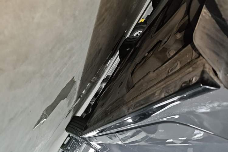 Used Volkswagen Golf 2023 280TSI DSG R-Line Lite Right Side Sill