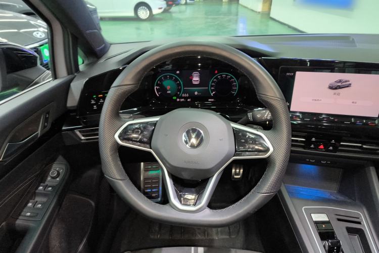Used Volkswagen Golf 2023 Facelift 280TSI DSG R-Line Lite Steering Wheel