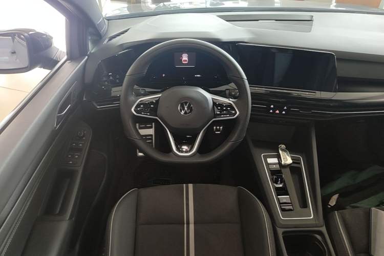 Used Volkswagen Golf 2023 280TSI DSG R-Line Lite Steering Wheel