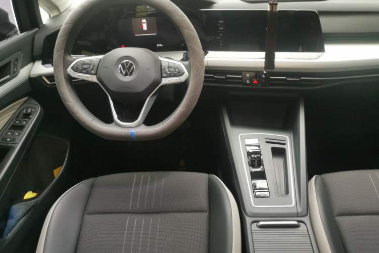 Used Volkswagen Golf 2023 280TSI DSG Pro Steering Wheel