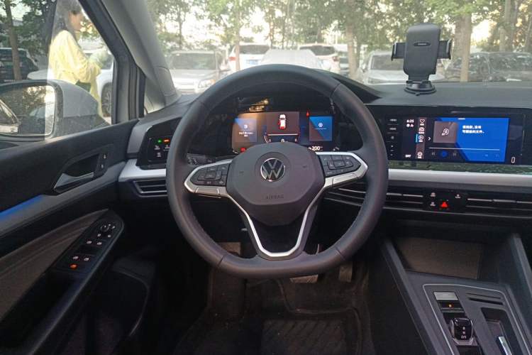 Used Volkswagen Golf 2023 Facelift 280TSI DSG Pro Steering Wheel