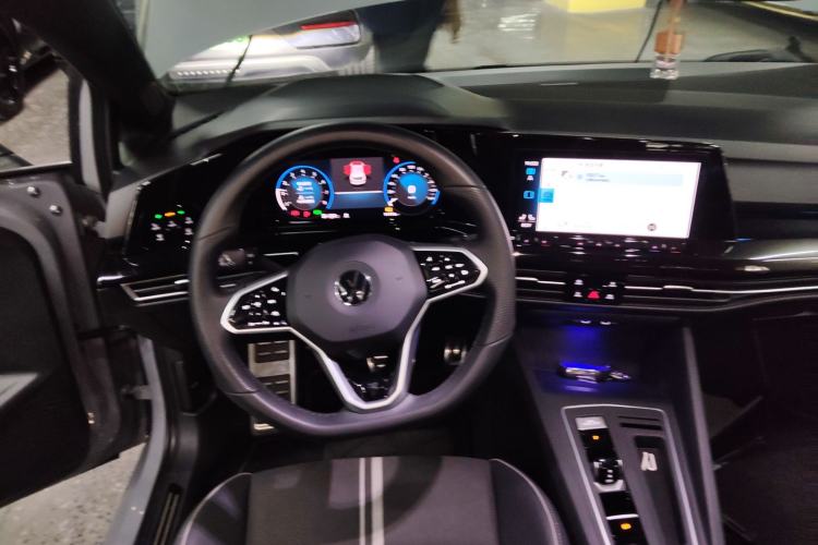 Used Volkswagen Golf 2023 Facelift 280TSI DSG R-Line Steering Wheel
