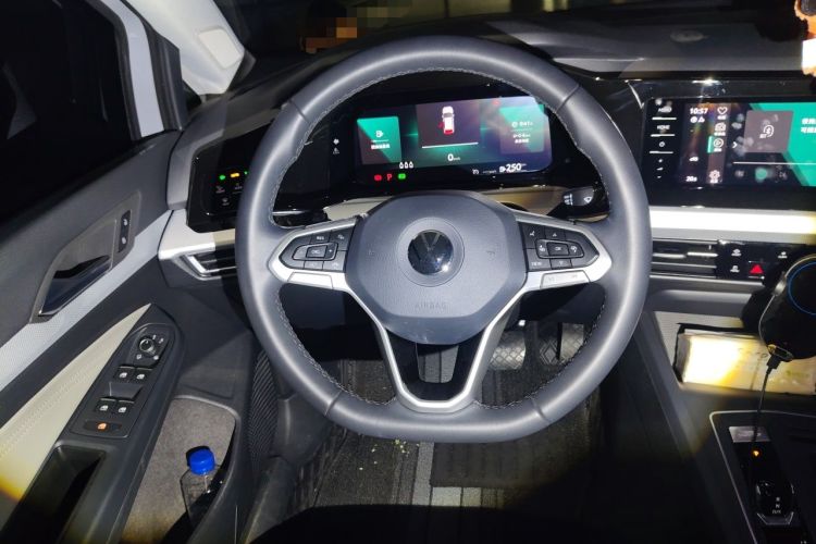 Used Volkswagen Golf 2023 280TSI DSG Pro Steering Wheel
