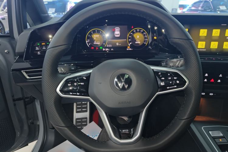 Used Volkswagen Golf 2023 Facelift 280TSI DSG R-Line Steering Wheel