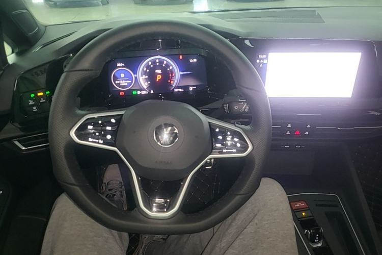 Used Volkswagen Golf 2023 Facelift 280TSI DSG R-Line Steering Wheel