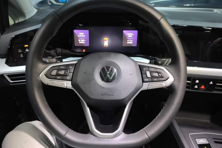 Used Volkswagen Golf 2023 Facelift 280TSI DSG Pro Steering Wheel