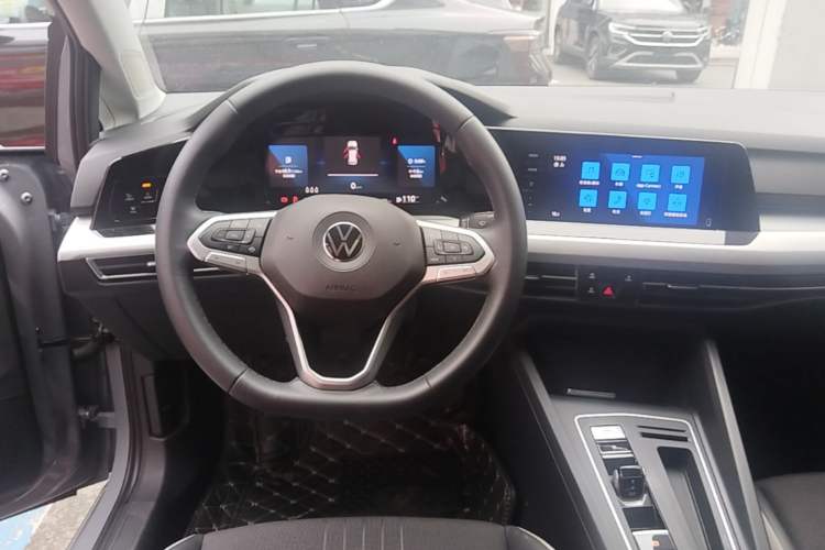 Used Volkswagen Golf 2023 Facelift 280TSI DSG Pro Steering Wheel