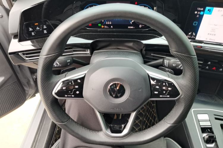 Used Volkswagen Golf 2023 Facelift 280TSI DSG R-Line Lite Steering Wheel