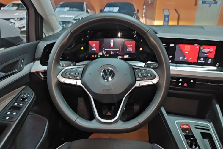 Used Volkswagen Golf 2023 Facelift 280TSI DSG Pro Steering Wheel