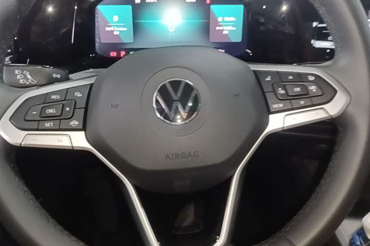 Used Volkswagen Golf 2023 280TSI DSG Pro Steering Wheel