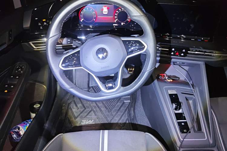 Used Volkswagen Golf 2023 280TSI DSG R-Line Lite Steering Wheel