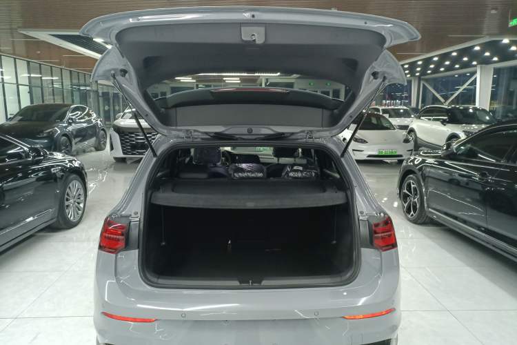 Used Volkswagen Golf 2023 Facelift 280TSI DSG R-Line Trunk